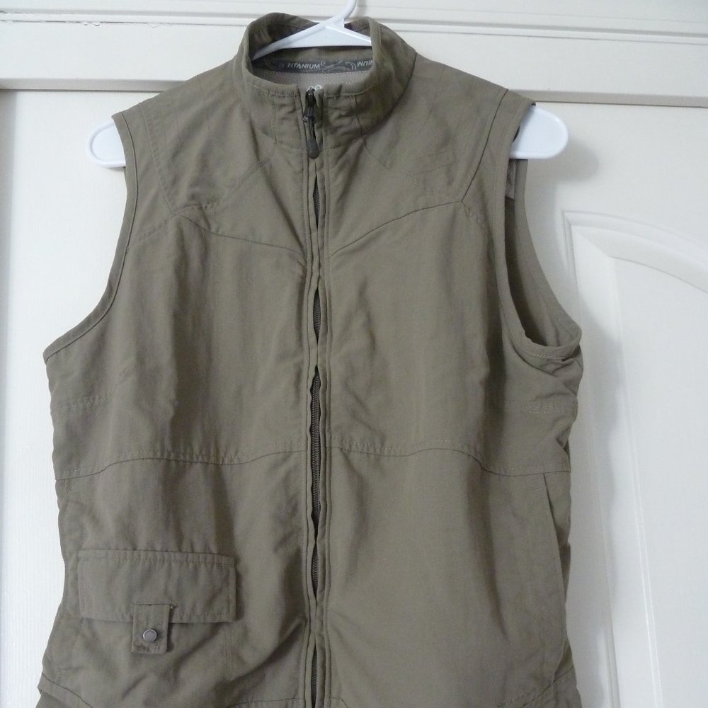 Columbia Titanium hiking vest Wn's L khaki green